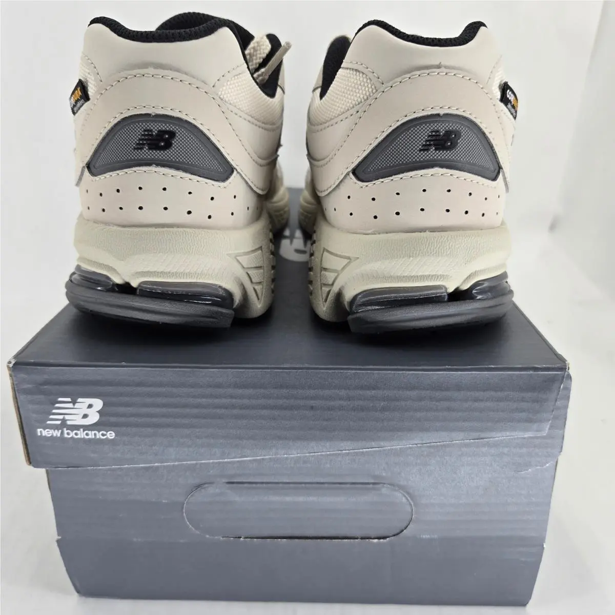 New Balance shoes - New Balance 2002R - Gray 9