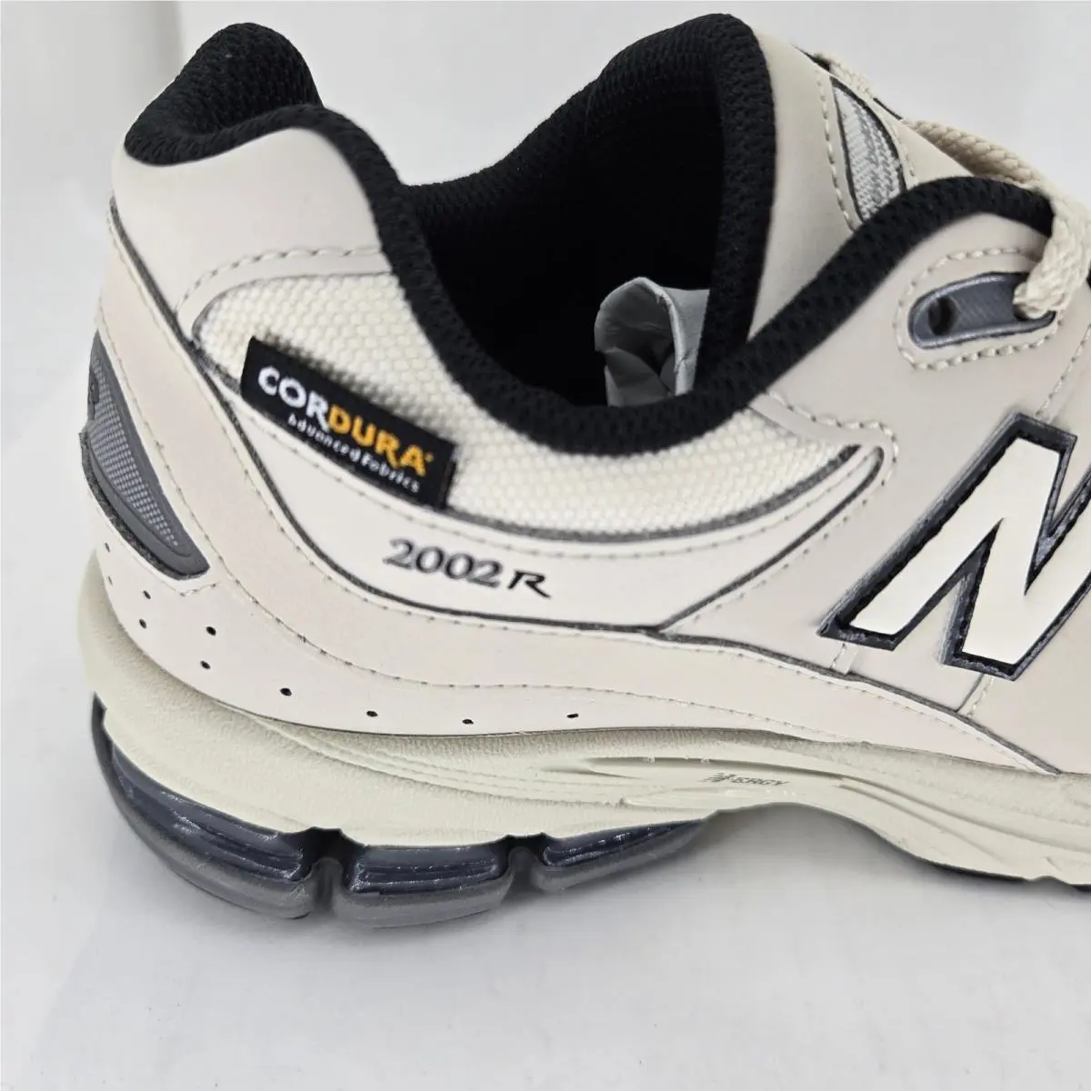 New Balance shoes - New Balance 2002R - Gray 14