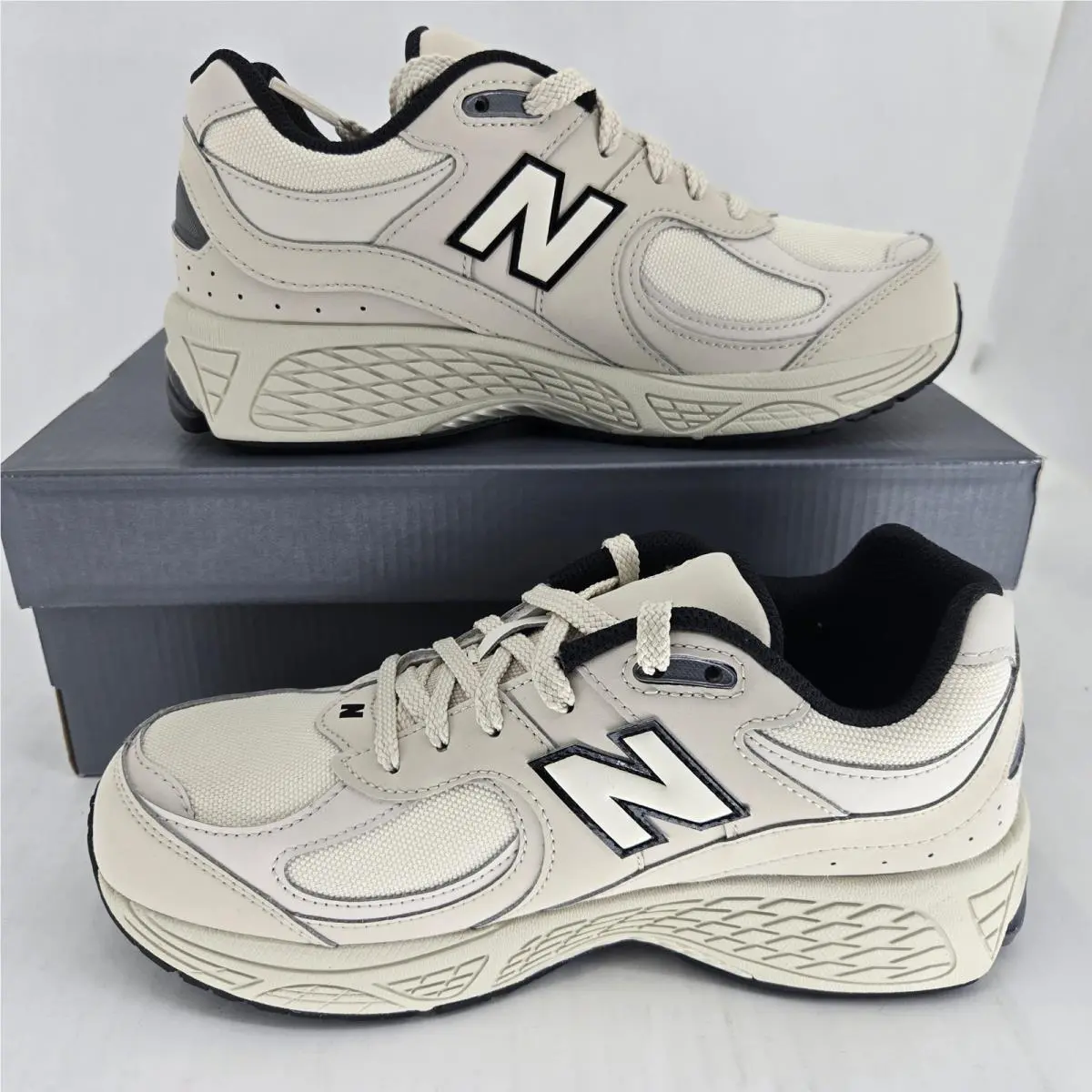 New Balance shoes - New Balance 2002R - Gray 0