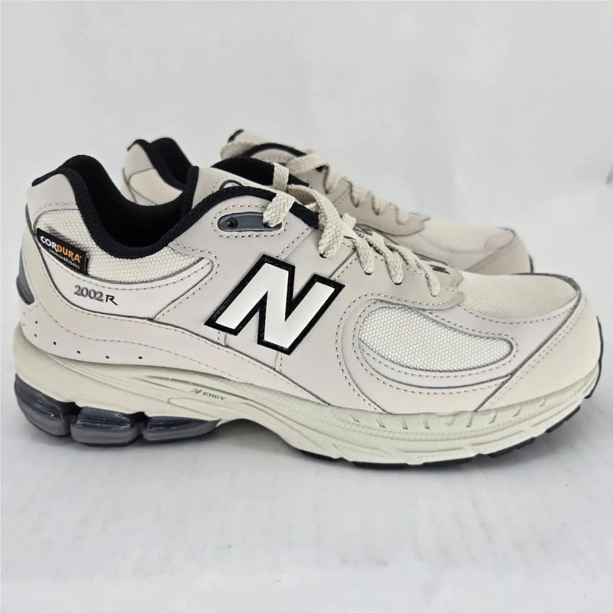 New Balance shoes - New Balance 2002R - Gray 1