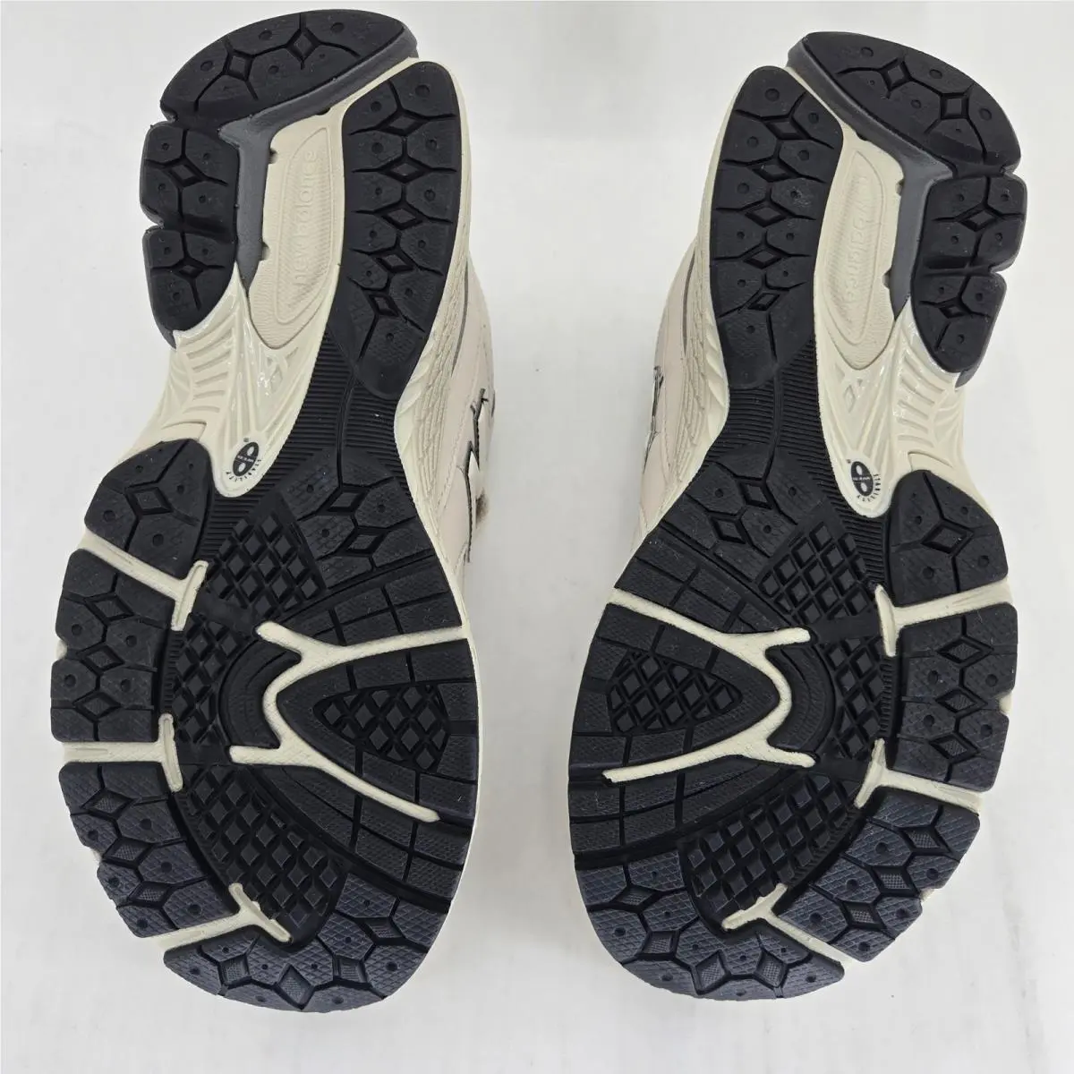 New Balance shoes - New Balance 2002R - Gray 6