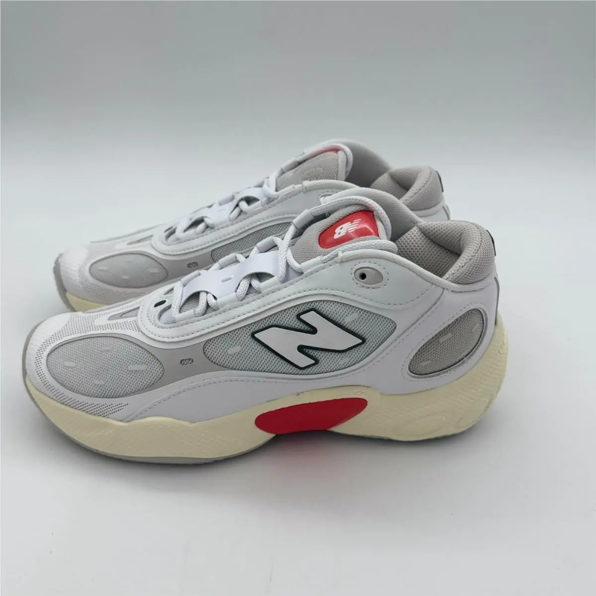 New Balance Fresh Foam BB v3 White Blast Red Mens Basketball Shoes Size 10 New