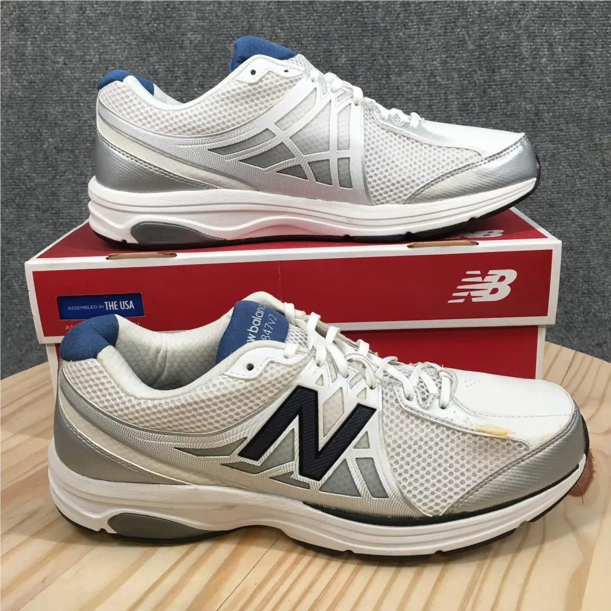 New Balance 847v2 Shoes Mens 10B Walking Sneakers Lace Up Low Top Blue White New