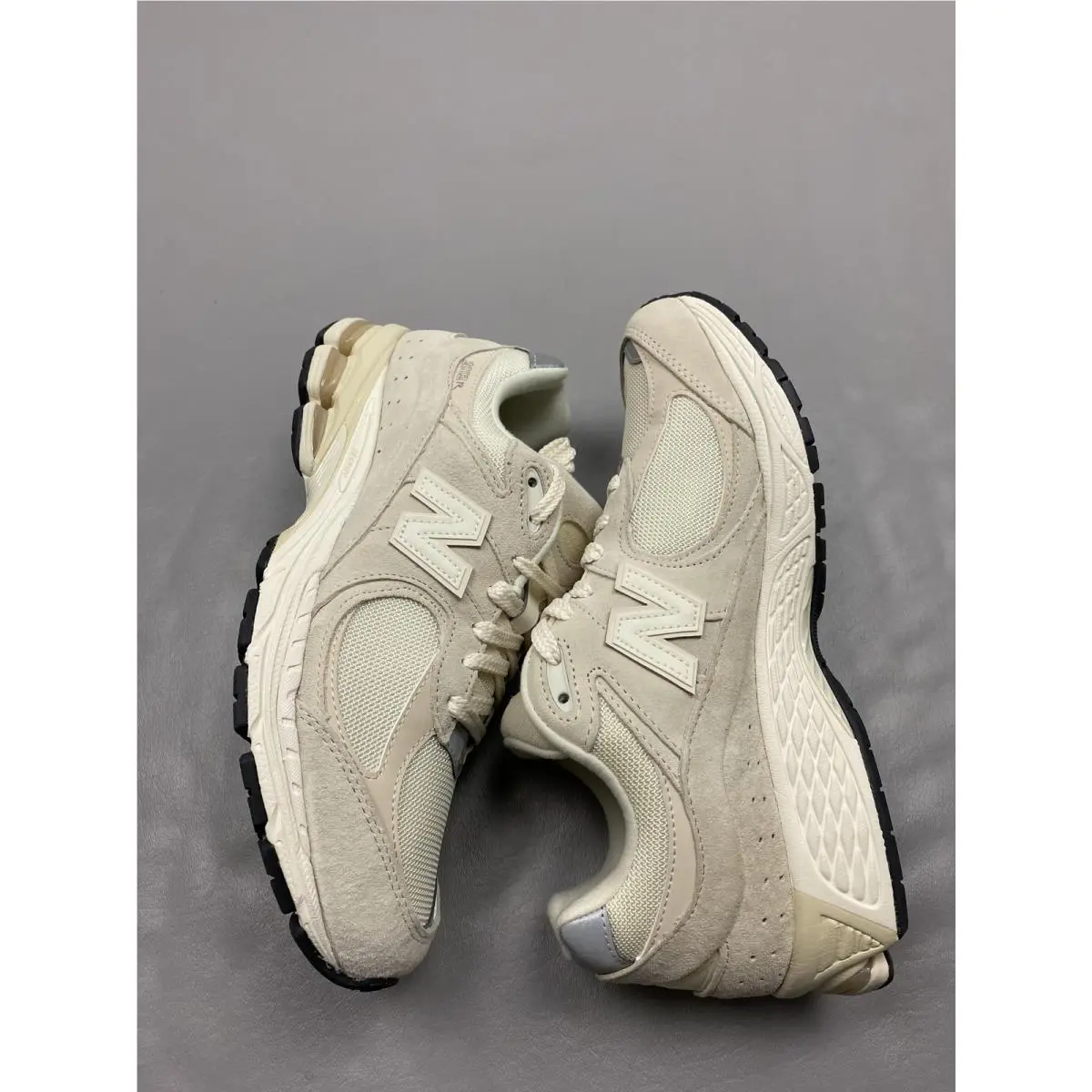 New Balance shoes - New Balance 2002R - Beige 9