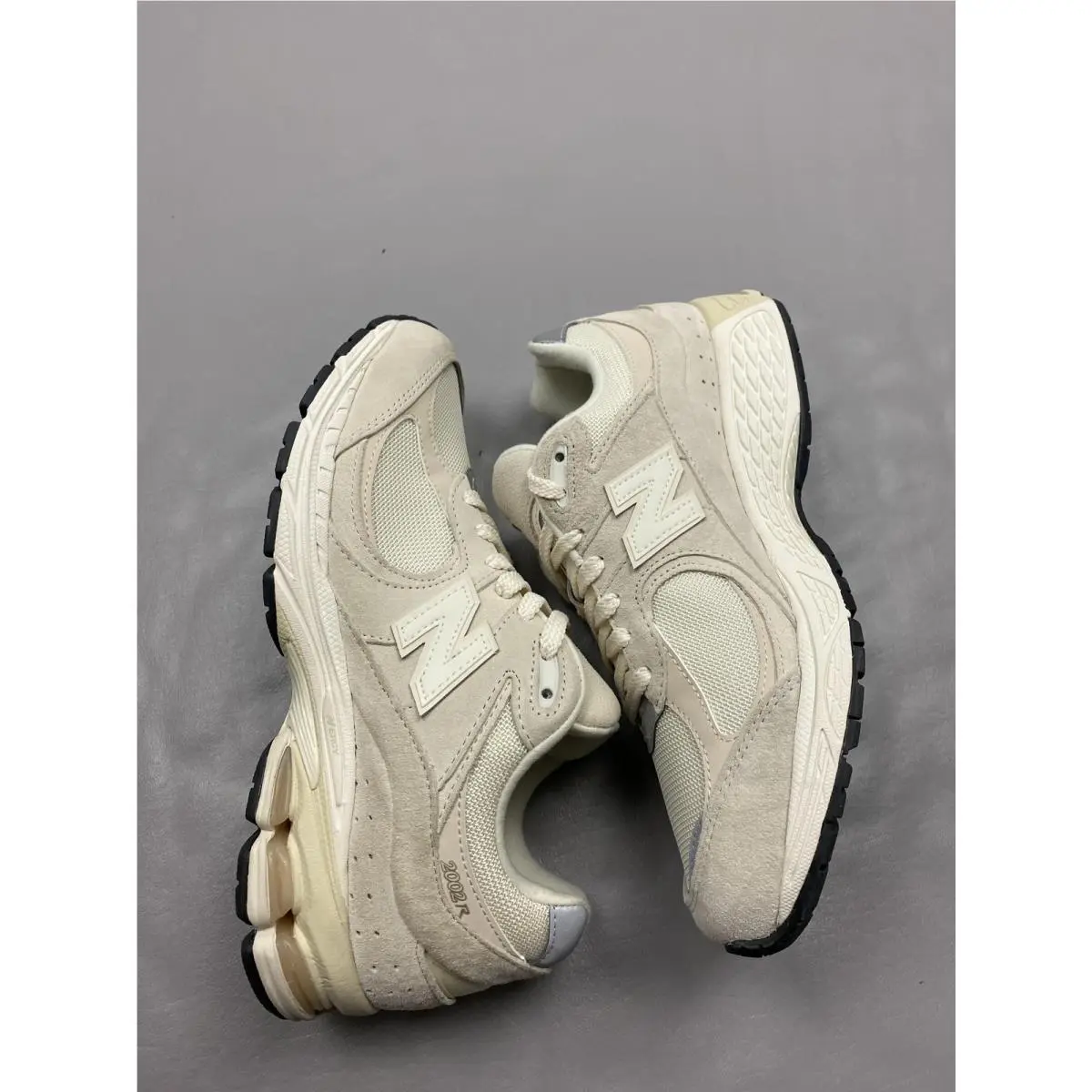New Balance shoes - New Balance 2002R - Beige 7