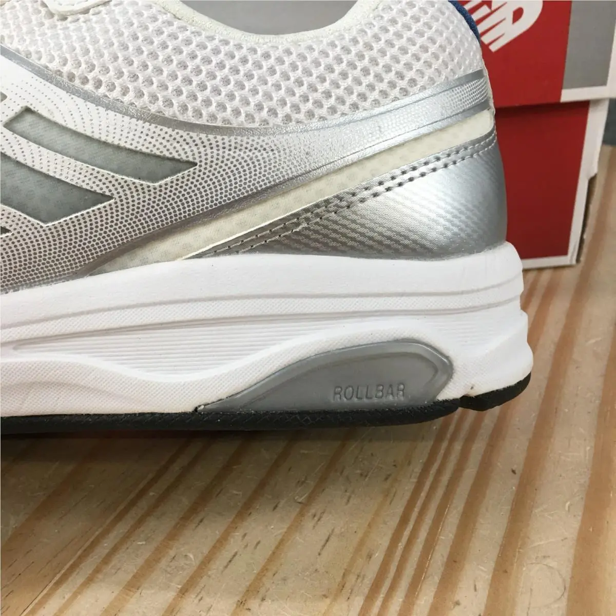 New Balance shoes - New Balance 847v2 - White 3