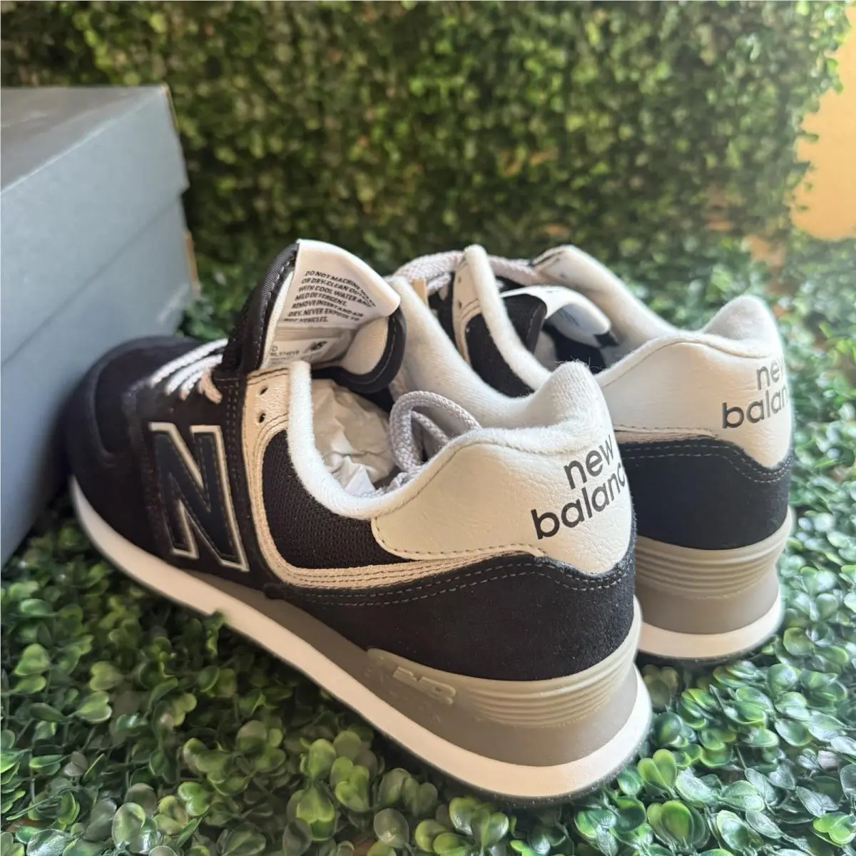 New Balance shoes - New Balance 574 - Black / White 19