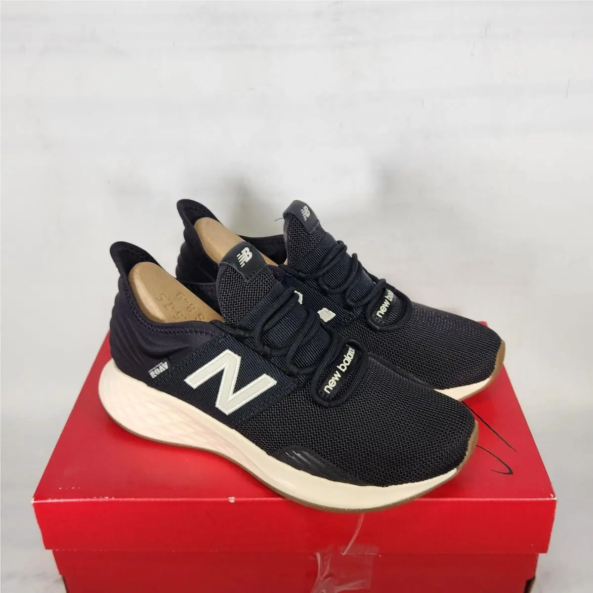 New Balance shoes - New Balance Fresh Foam Roav - Black 1