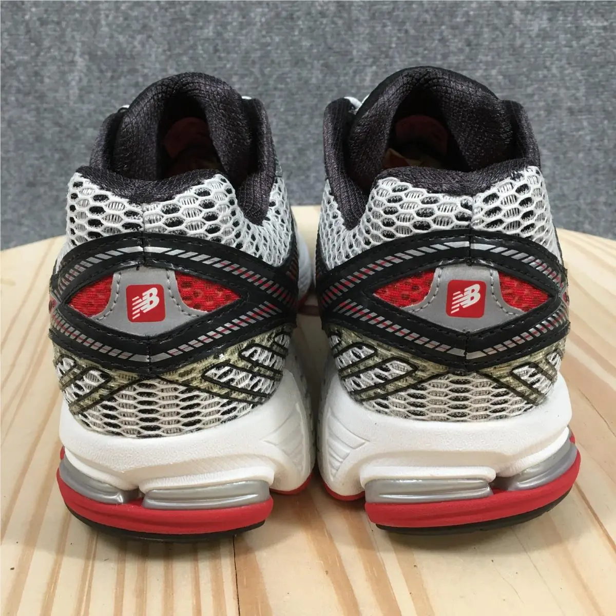 New Balance shoes - Multicolor 8