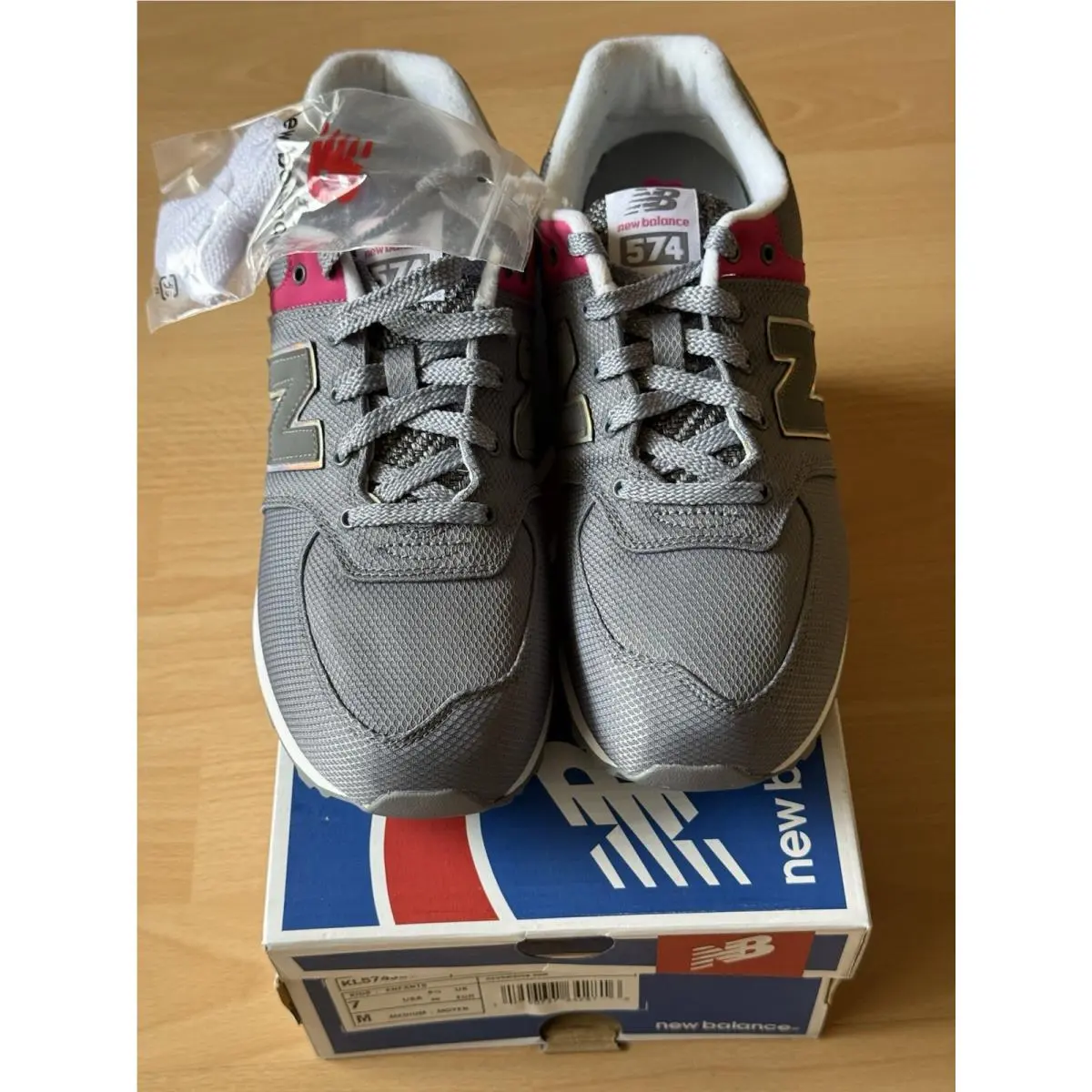 New Balance 574 Gray Pink Mesh Women`s Low Top Lace Up Sneakers Size 7 New