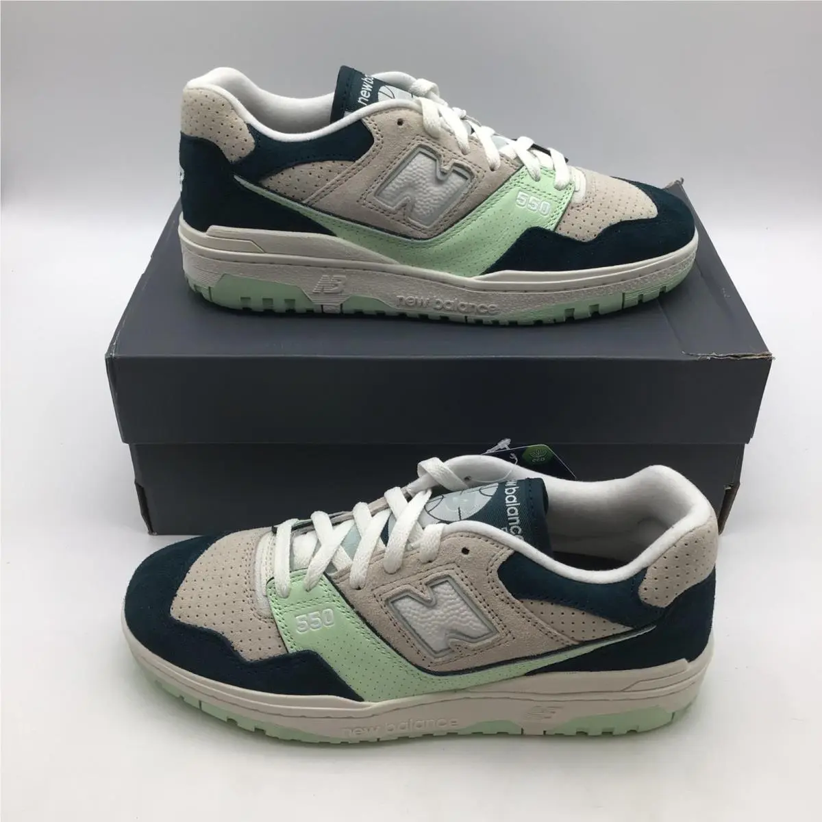 New Balance 550 Green Grey Suede Basketball Shoes BB550FLV Mens Size 8.5 New