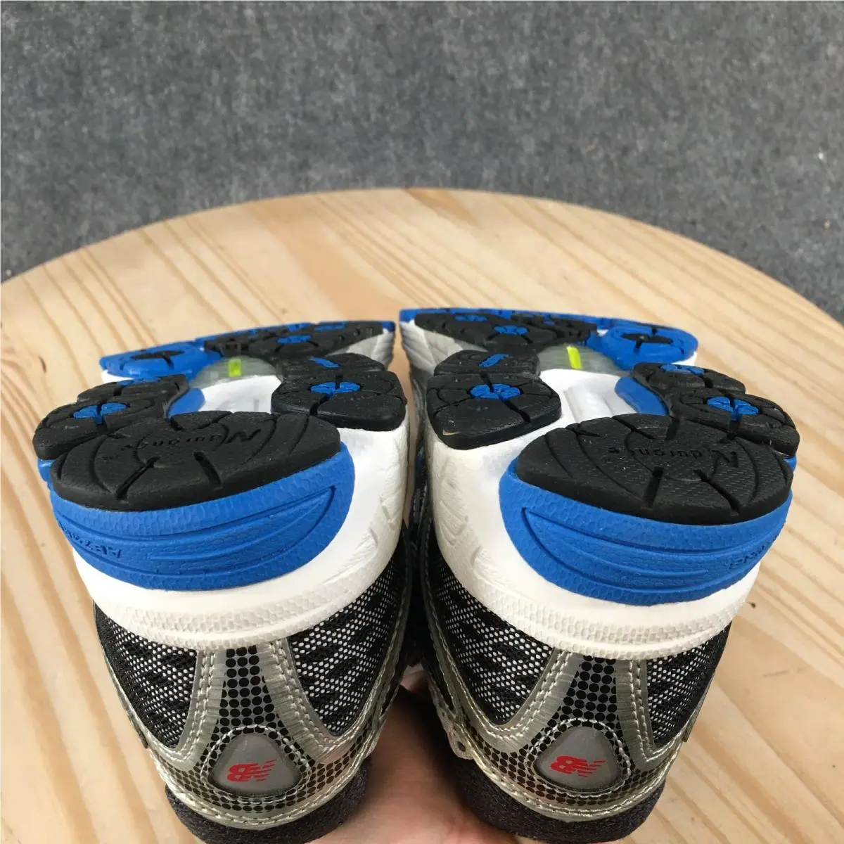 New Balance shoes - Silver 9