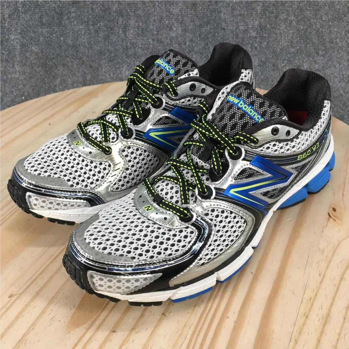 New Balance shoes - Silver 4