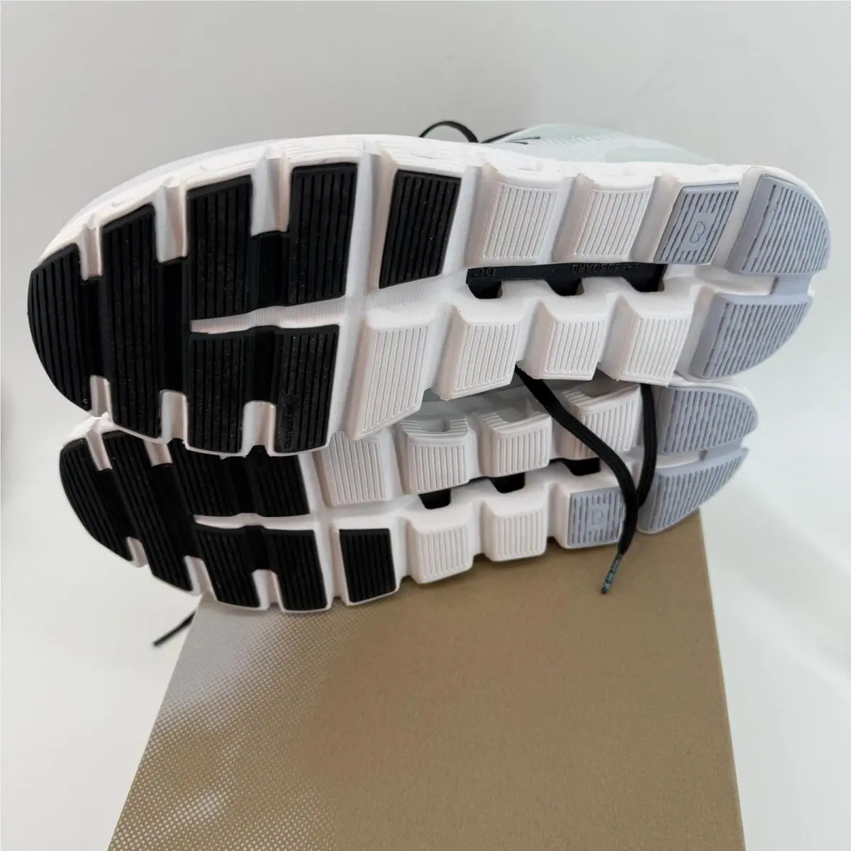 On-Running shoes - Cloud 6 Push - Cloud Push - White 4
