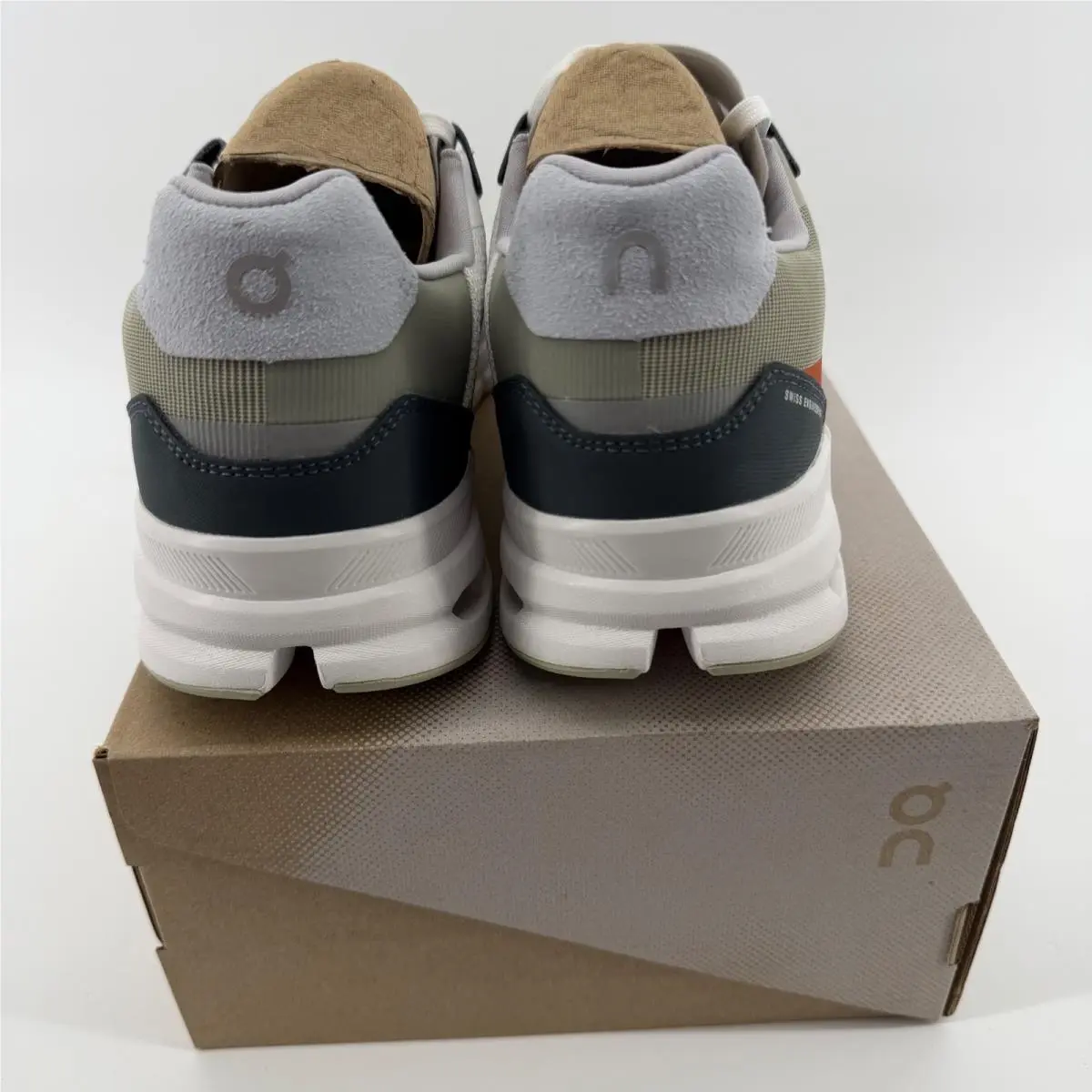 On-Running shoes - White (UPC: 7630867830101) 2