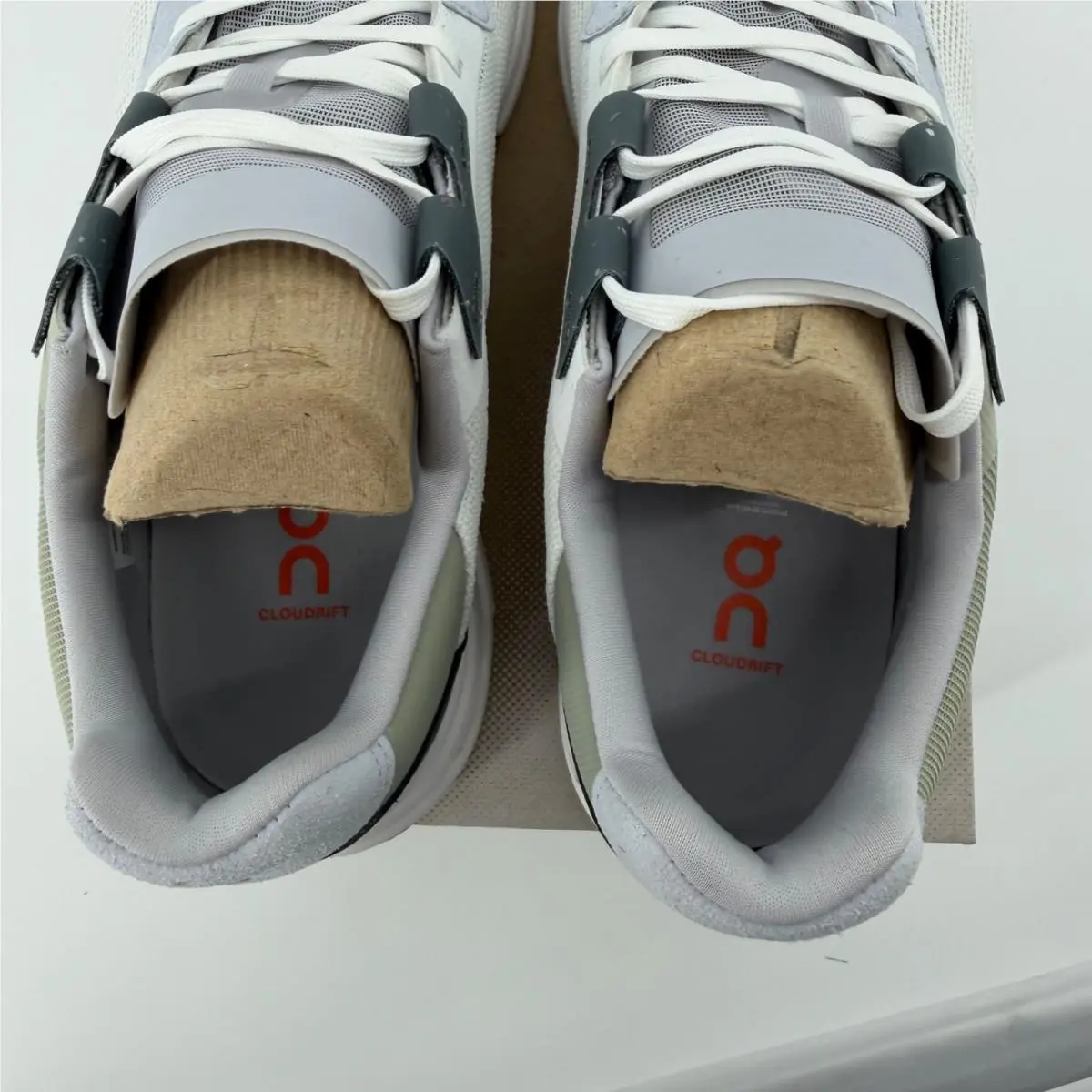On-Running shoes - White (UPC: 7630867830101) 3