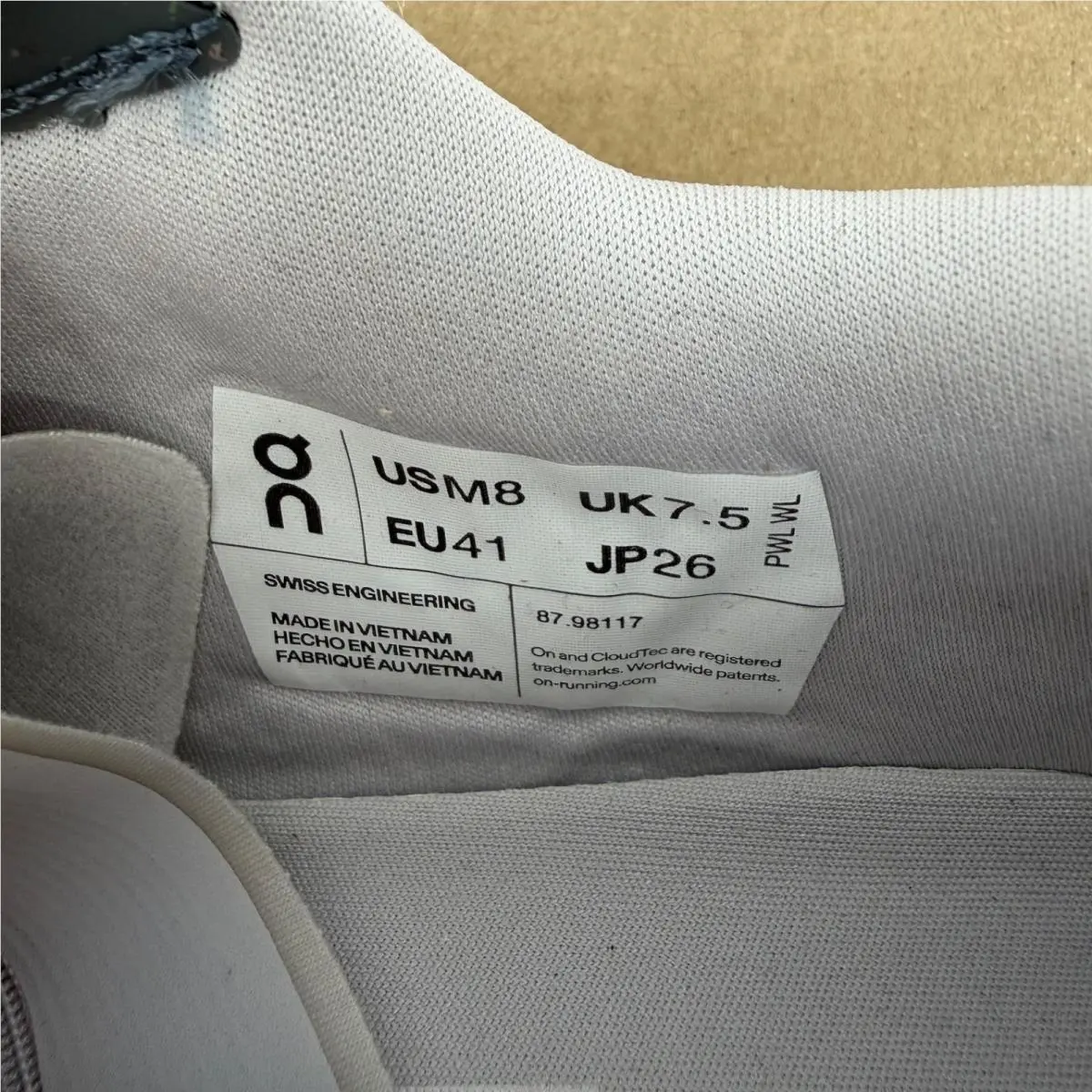 On-Running shoes - White (UPC: 7630867830101) 5