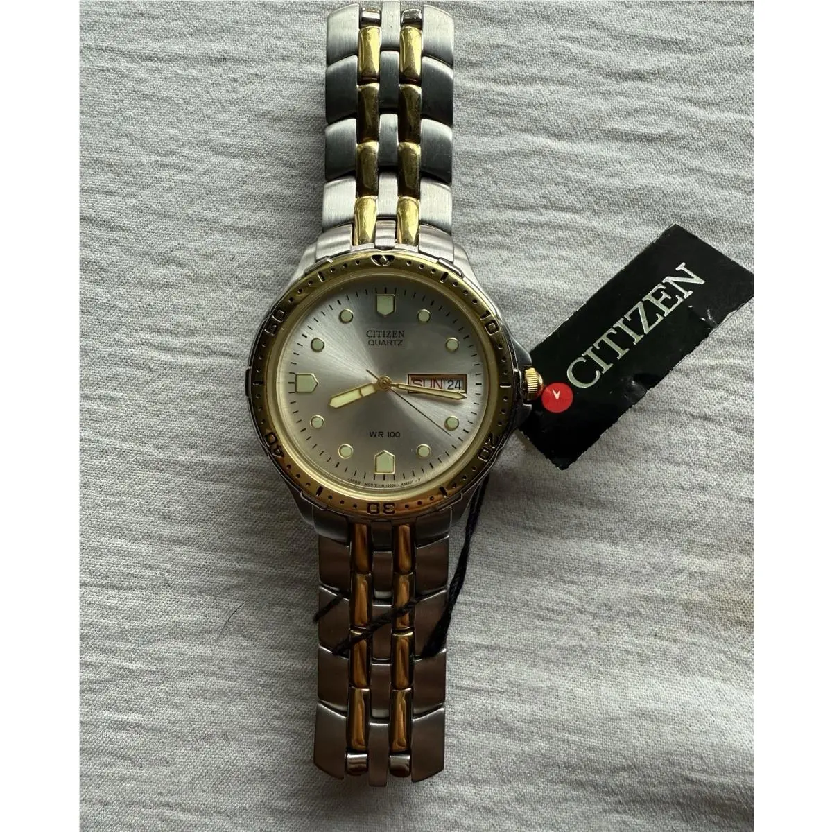 Vintage 2000s Citizen 100M Diver 37mm Quartz Watch