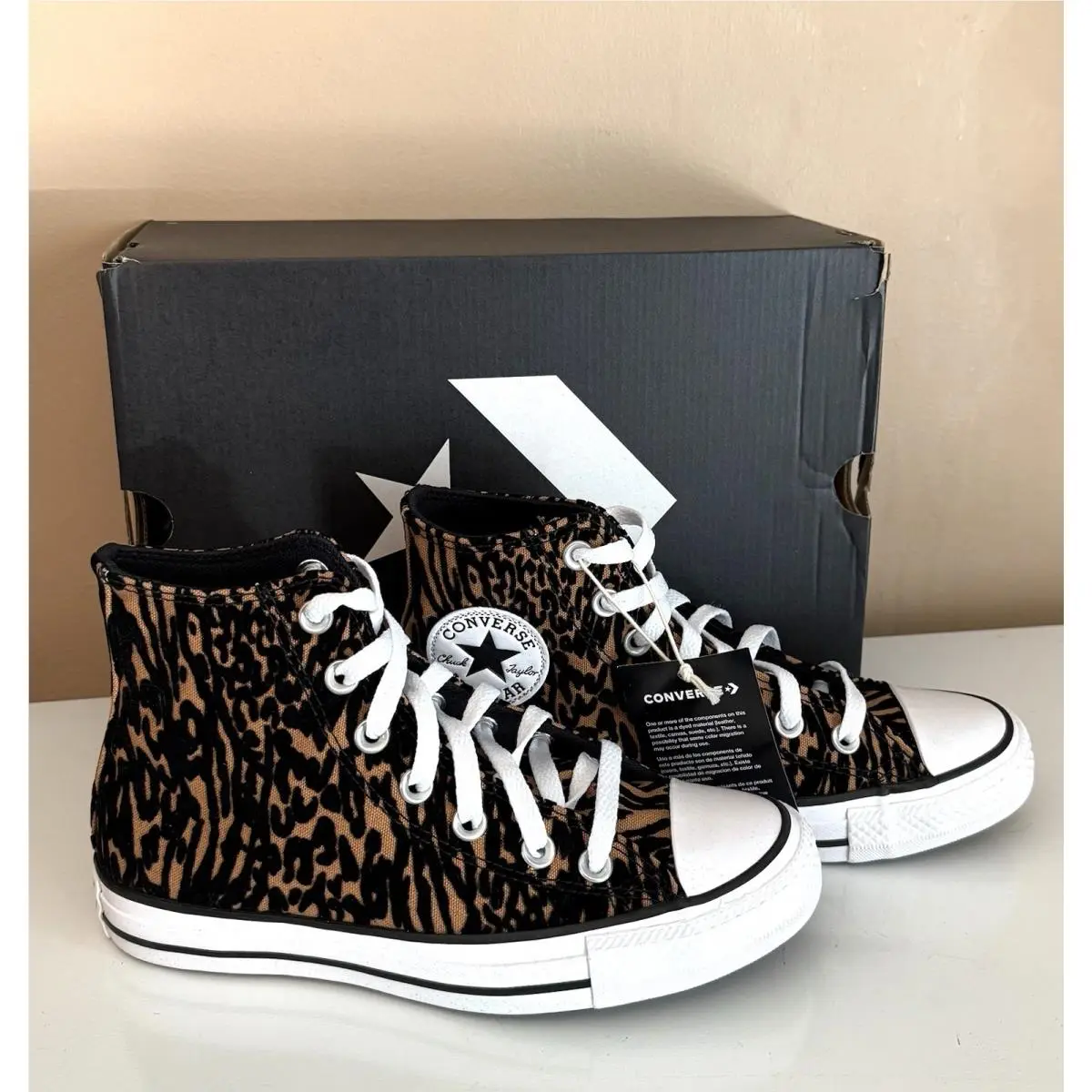 Converse Chuck Taylor All Star Women`s 6 Men`s 4 Leopard Print High Tops