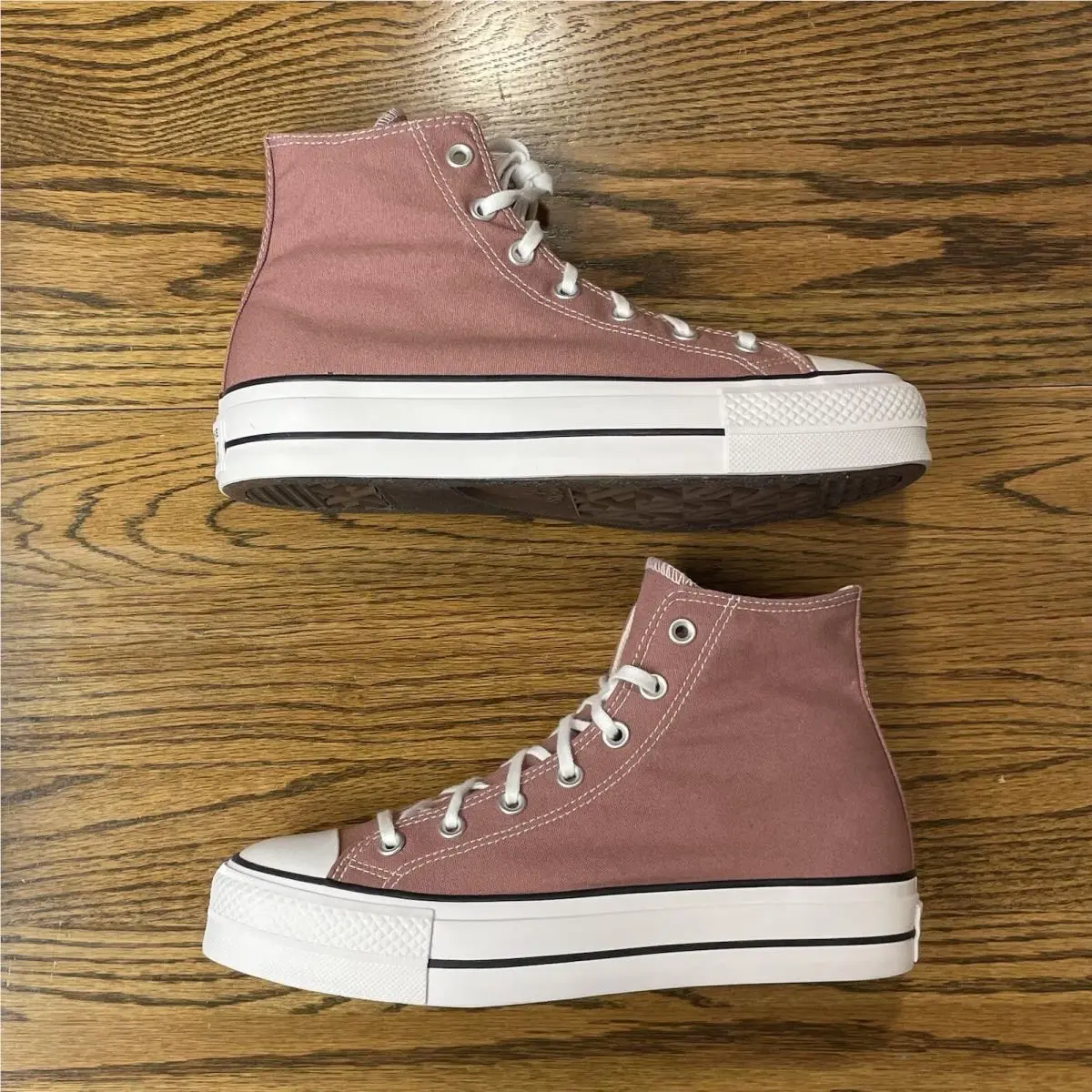 Converse shoes - A05139F - A01367F - as pictured 0