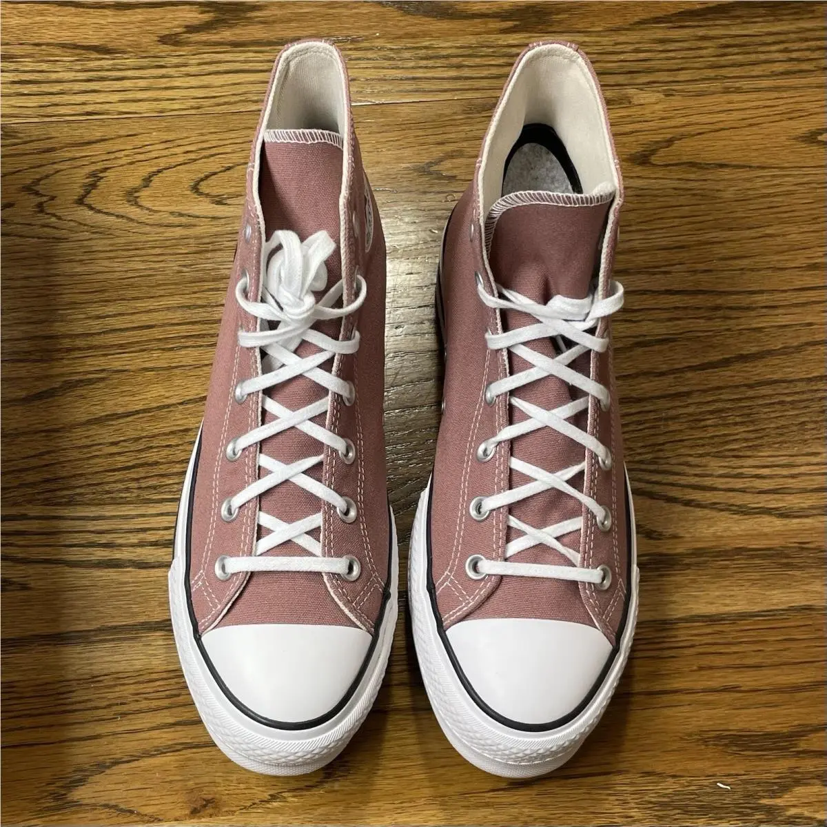 Converse shoes - A05139F - A01367F - as pictured 2