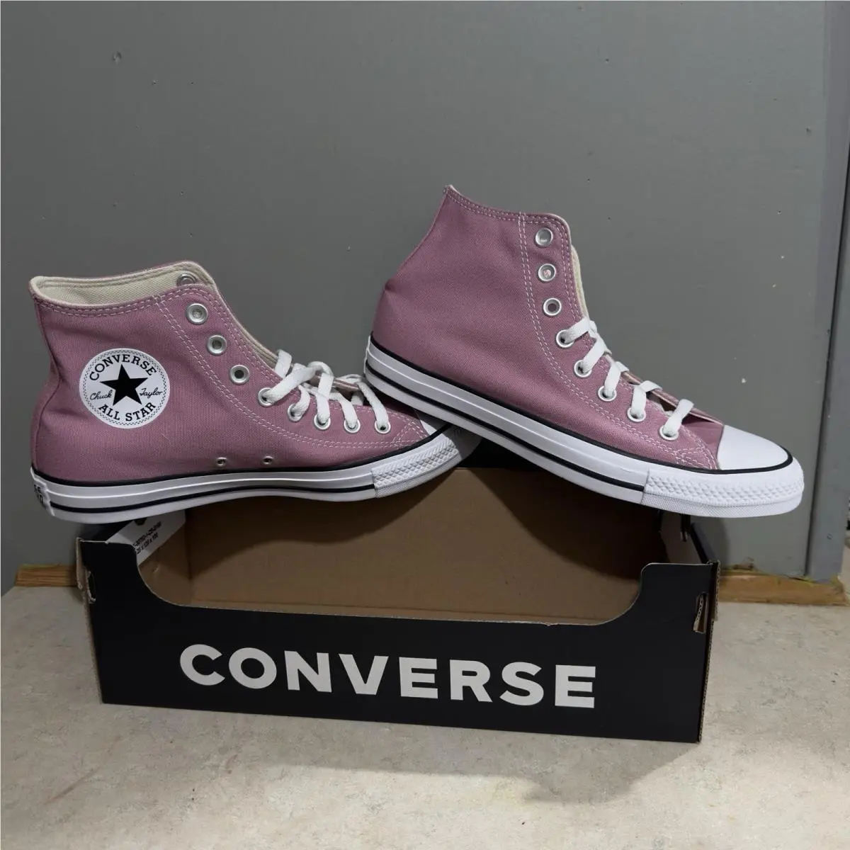 Converse: Chuck Taylor All Star High Top Unisex Canvas Shoes Sneakers 9.5W/7.5M