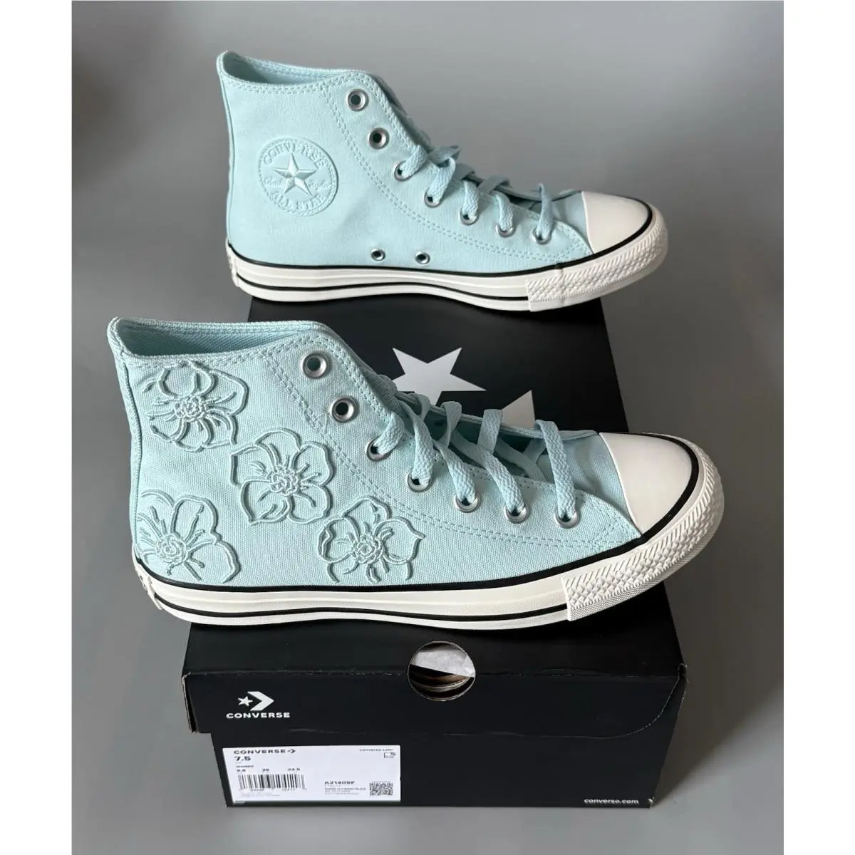 Chuck Taylor High Embroidered Floral Light Blue Women 7.5 — w/ Box by Converse