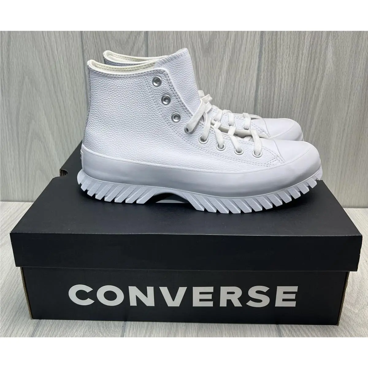 Converse Chuck Taylor Lugged 2.0 White Womens 10.5 Mens/8.5 Unisex Platform