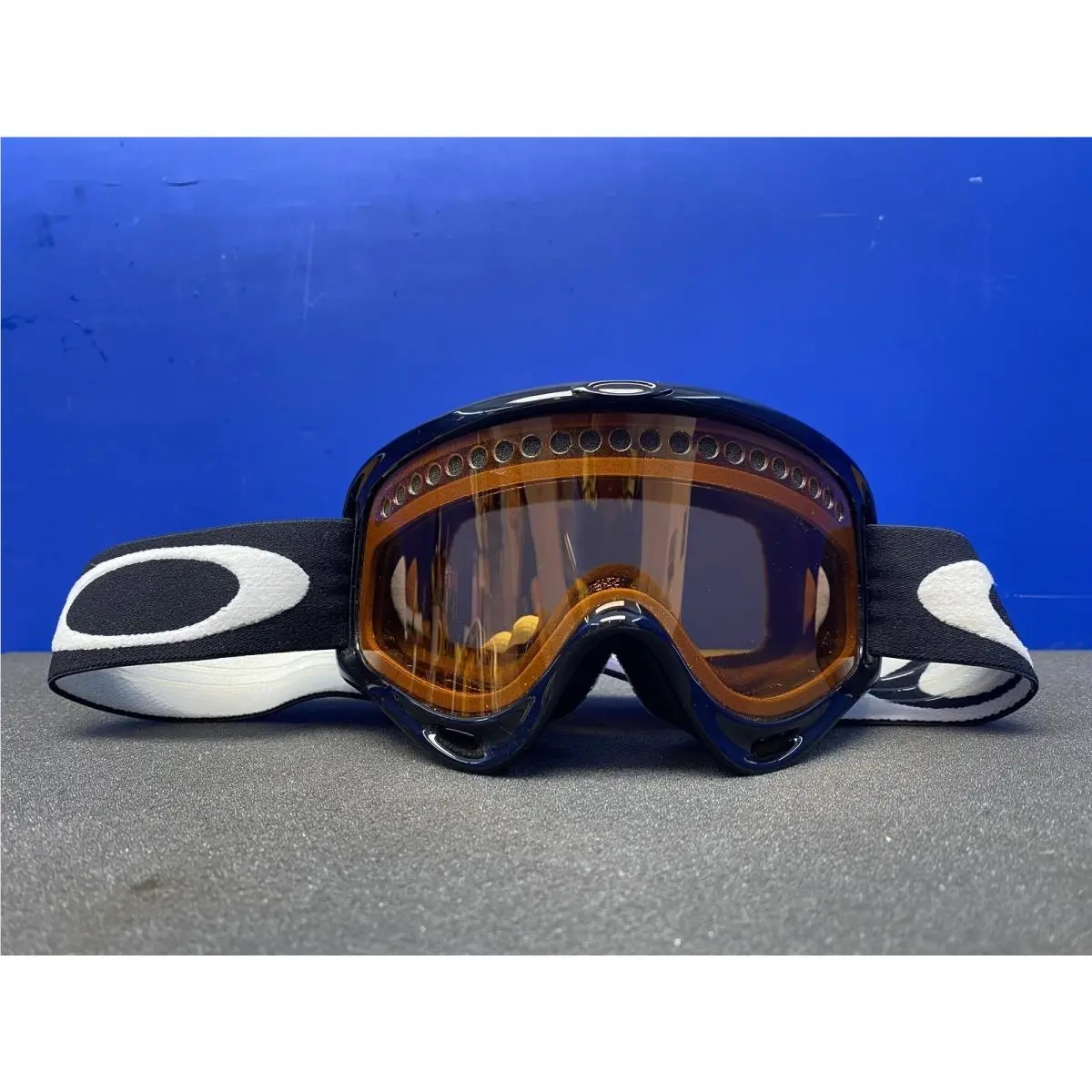 Set OF 2 Oakley O Frame Old Jet Black Persimmon Lens 02-681