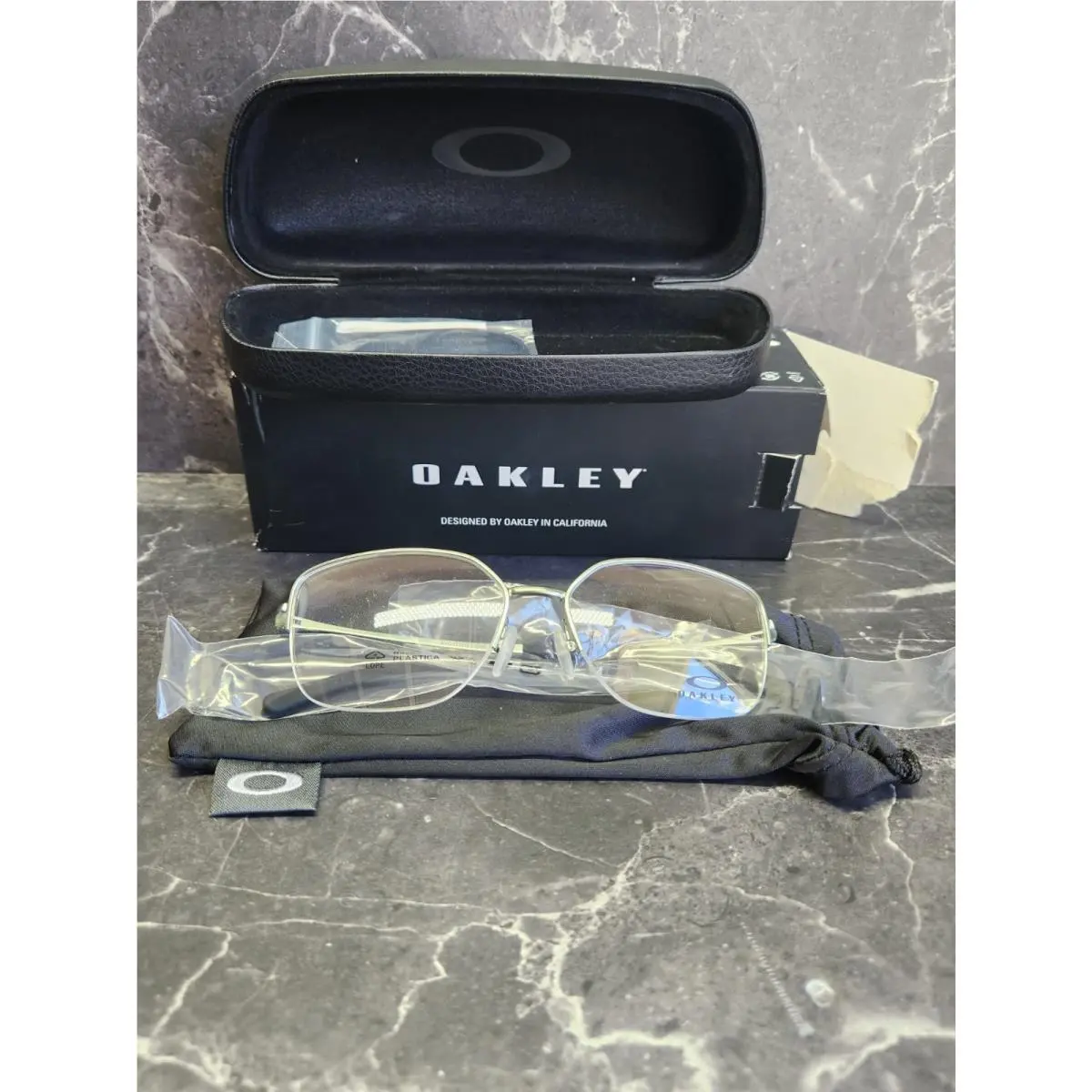 Oakley Women`s OX3006 Moonglow Rectangular Frames Satin Jade/demo Lens 53 mm