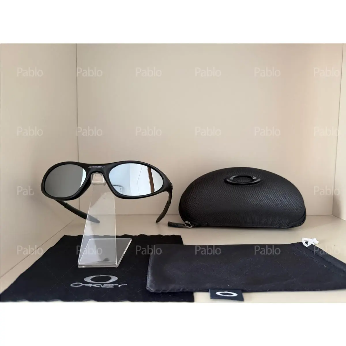 Oakley Mitute 1.0 Silver Vintage Sunglasses Gorpcore Usa Y2K Avantgarde Archive