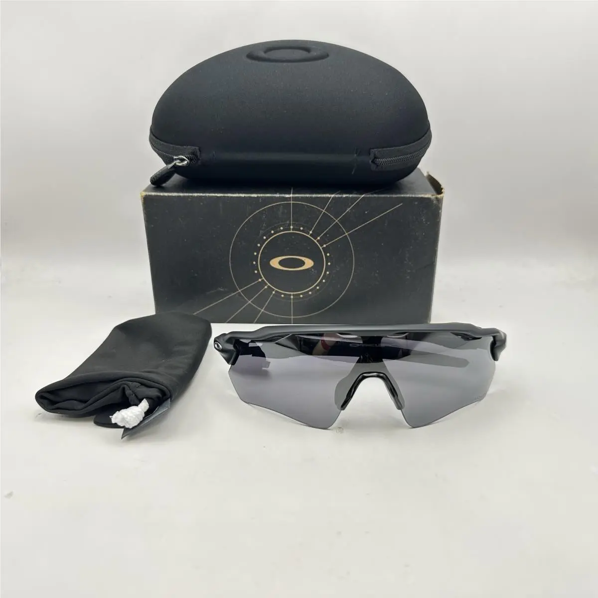 Oakley Mens Radar EV Path Half Rim Polarized Prizm Sunglasses OO9208 Black