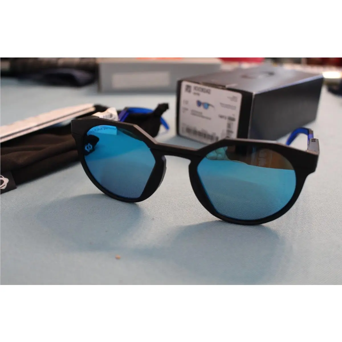 Oakley Prizm Sapphire Polar Matte Black Sunglasses 9242 - w/ Box