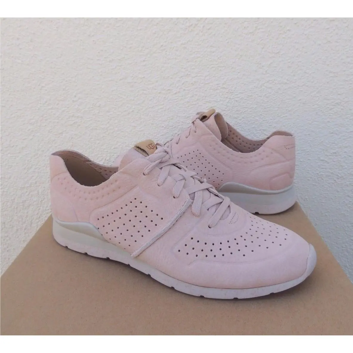 Ugg Tye Quartz Pink Soft Perforated Leather Fashion Sneakers US 11/ Eur 42