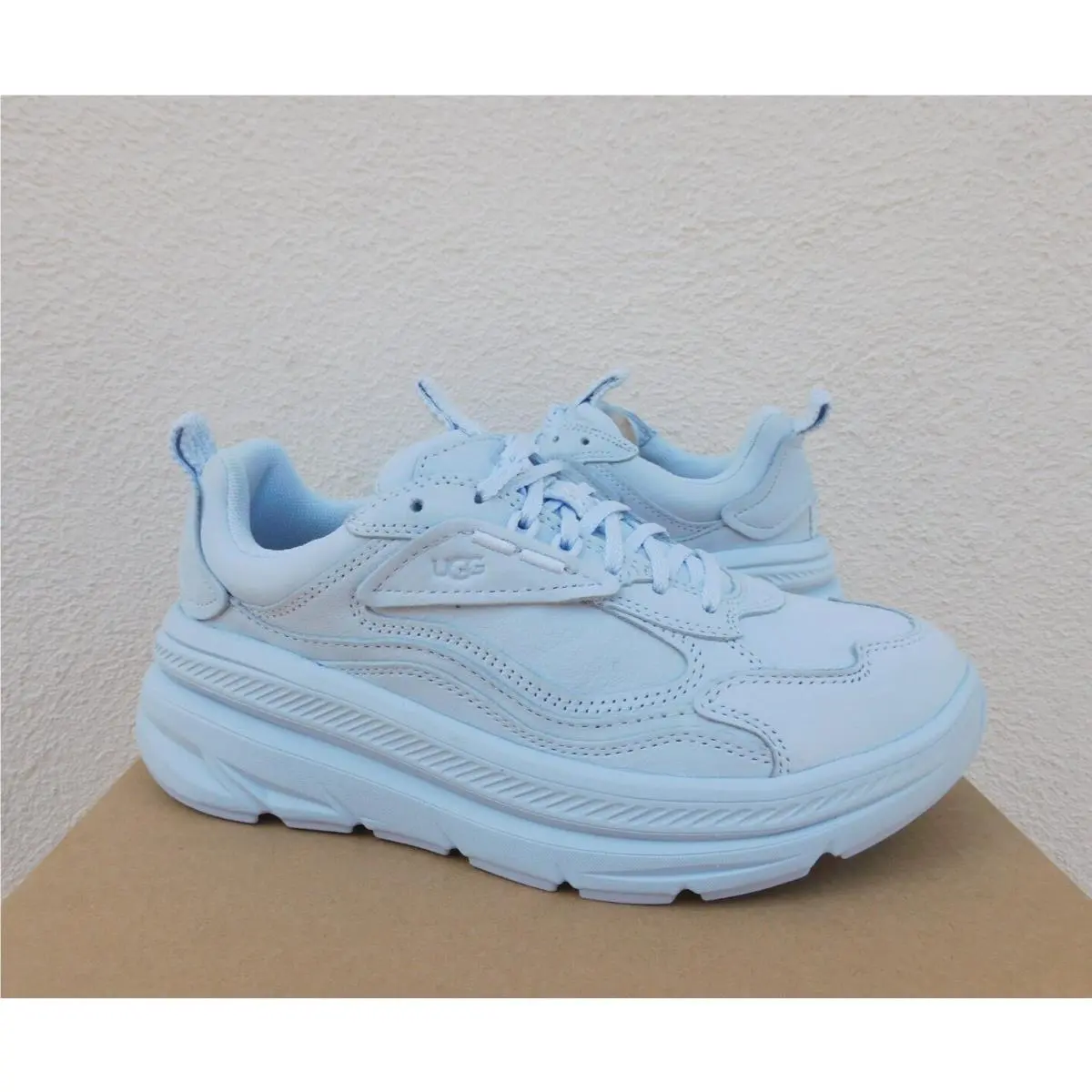 Ugg CA1 Iceland Leather Sneaker Active Comfort Shoes Women US 9.5/ Eur 40.5