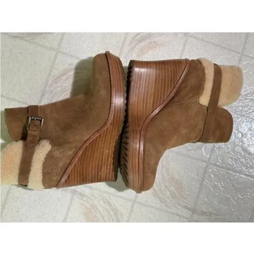 Ugg Women`s Karel Ankle Boot Chestnut Brown Suede 9US
