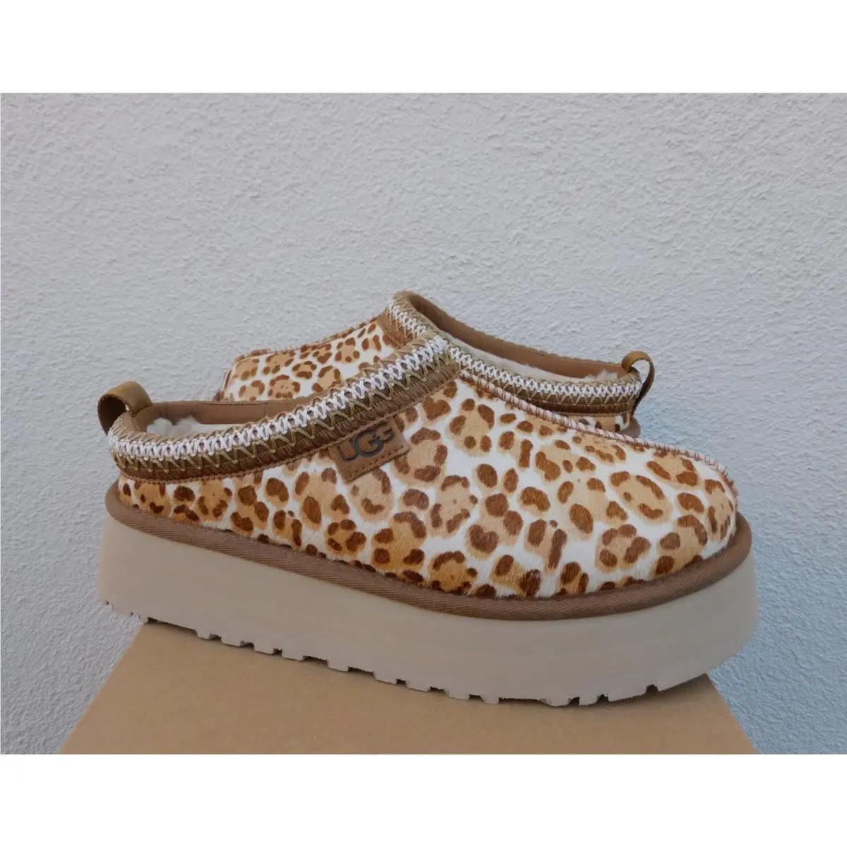 Ugg Tazz Plains Leopard Sheepwool Platform Slippers Shoes US 7/ Eur 38