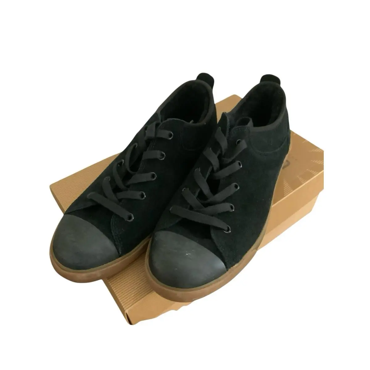 Ugg Australia Big Kid`s Sz 6 Kameron Black Sheepskin Sneakers