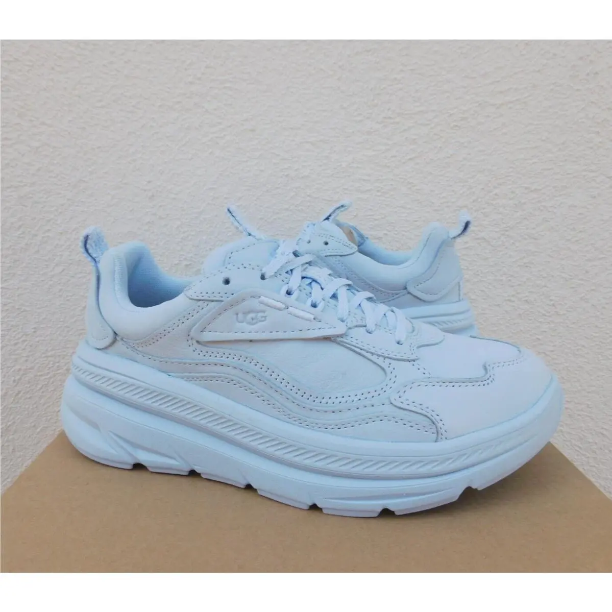 Ugg CA1 Iceland Leather Sneaker Active Comfort Shoes Women US 8/ Eur 39
