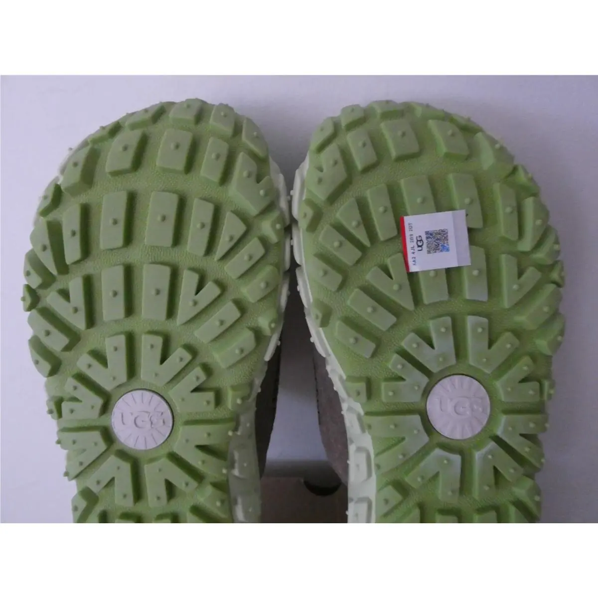 UGG shoes - Venture Daze - Venture Daze - Sand/Pistachio Green (UPC: 197634010168) 14