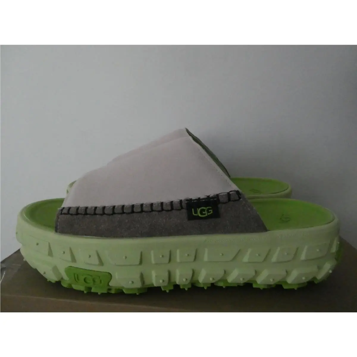 UGG shoes - Venture Daze - Venture Daze - Sand/Pistachio Green (UPC: 197634010168) 5