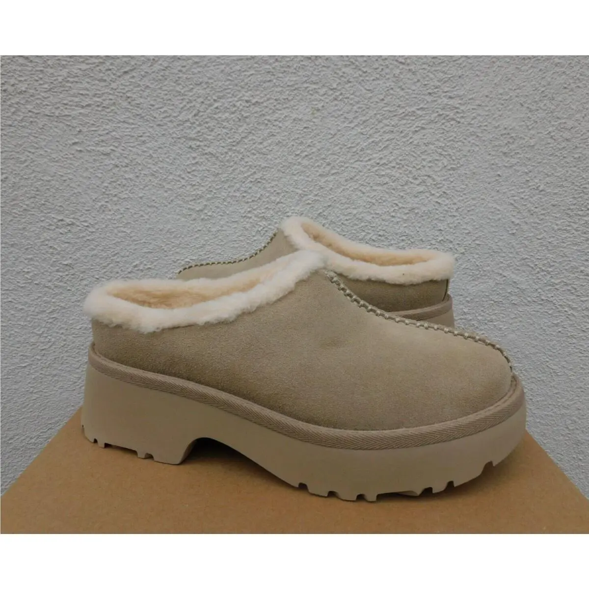 Ugg New Heights Cozy Clog Suede/ Wool 2 Heights Cozy Clog Platform Shoes Women US 8/ Eur 39