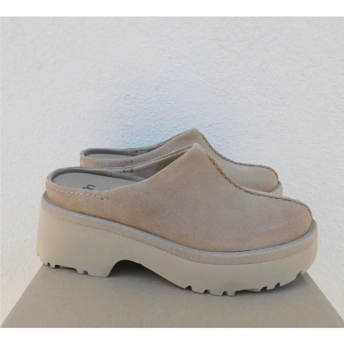 Ugg New Heights Clog Sand Suede 2 Heights Clog Platform Shoes Women US 9/ Eur 40
