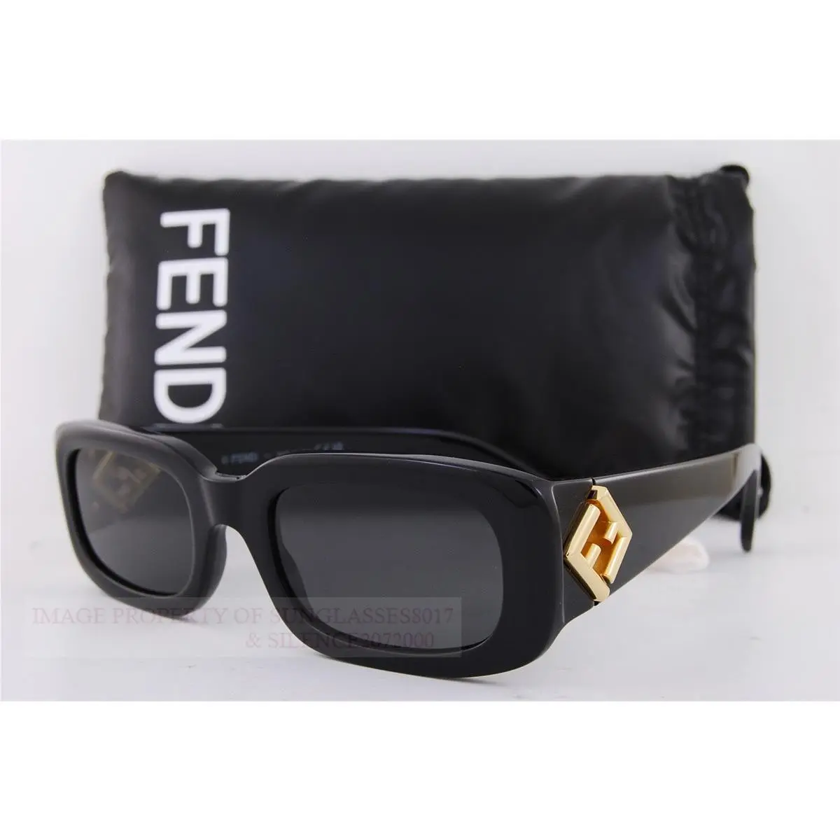Fendi Sunglasses FE 40222I 01A Black/gray For Women