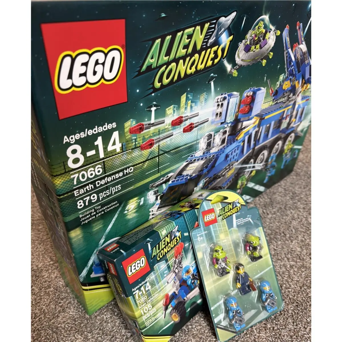 Lego Alien Conquest 3 Sets 7066 7050 and Minifigure Pack - Look