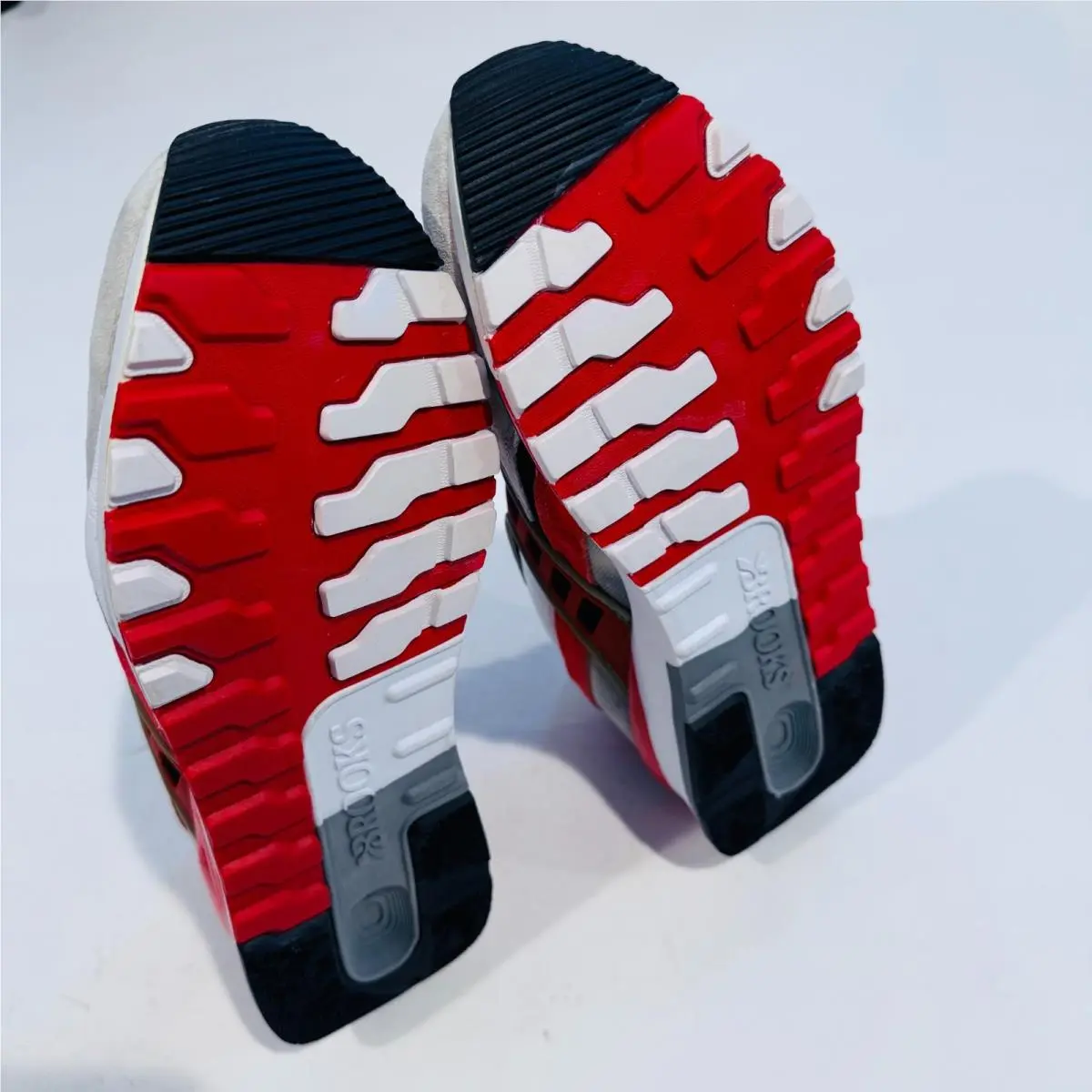 Brooks shoes - White 2