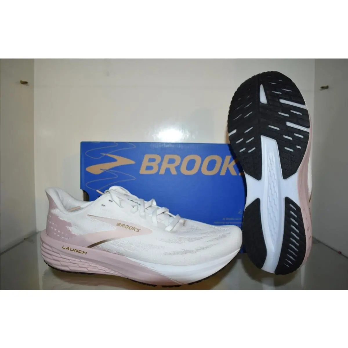Brooks Women`s Launch 11 Running Shoes 120439 1B 164 White/gold/pink