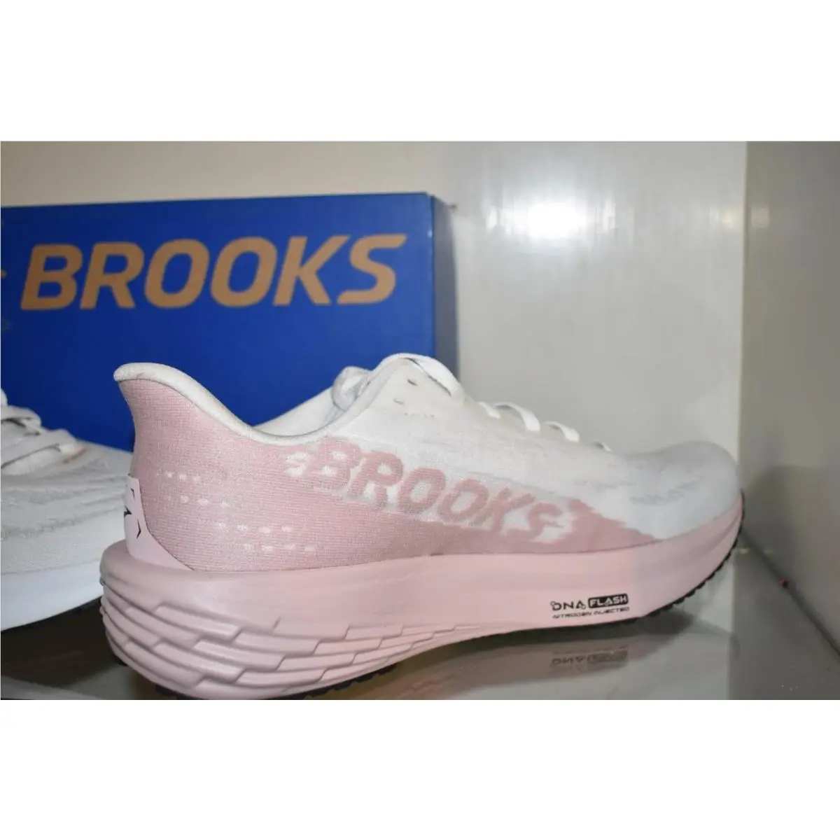 Brooks shoes - Brooks Launch 11 - Launch - 120439 1B 164 - White 3
