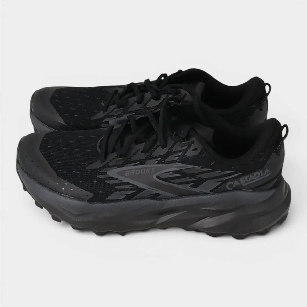 Brooks shoes - As Pictured 2