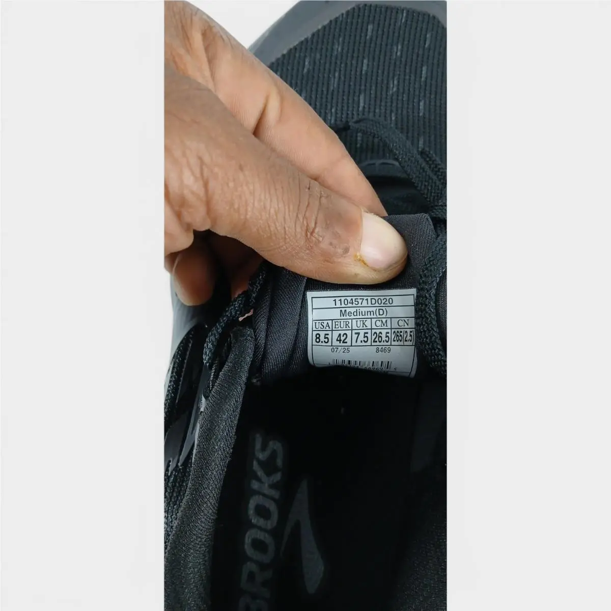 Brooks shoes - As Pictured 4